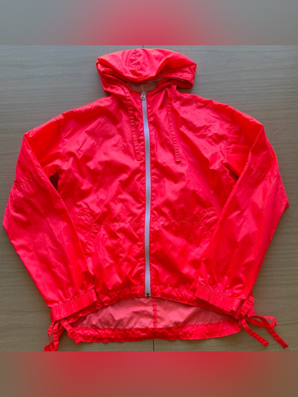 American Eagle Outfitters Women’s Neon Pink Hooded Rain Jacket XS